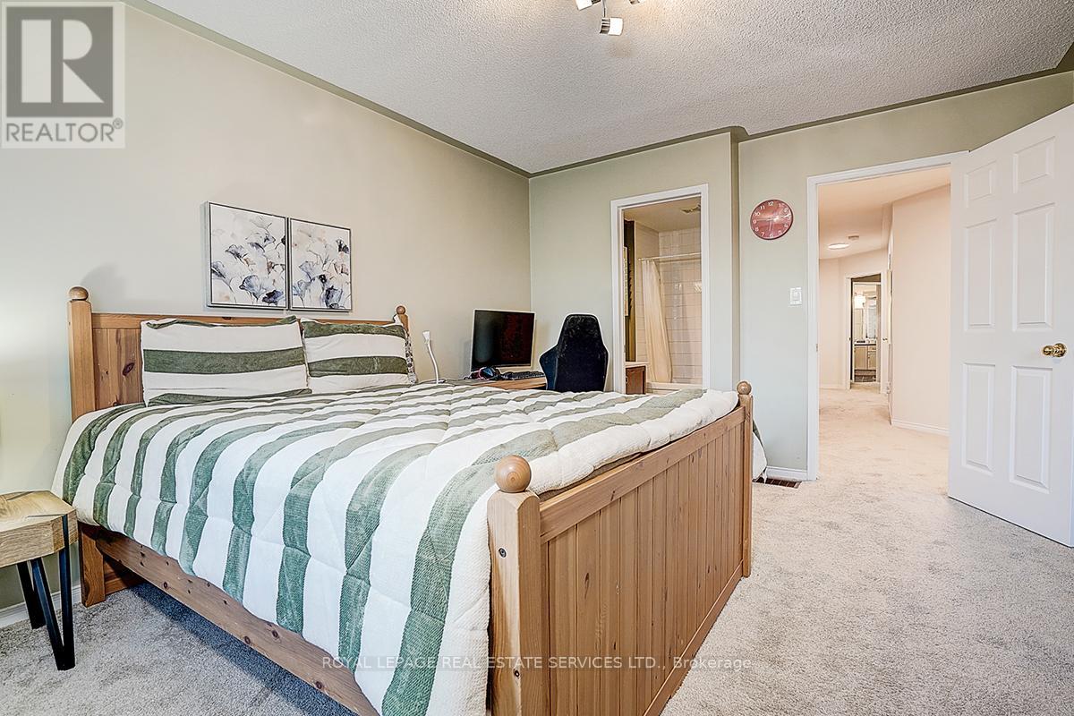 2066 Deer Park Road, Oakville, Ontario  L6M 3V8 - Photo 33 - W12459545