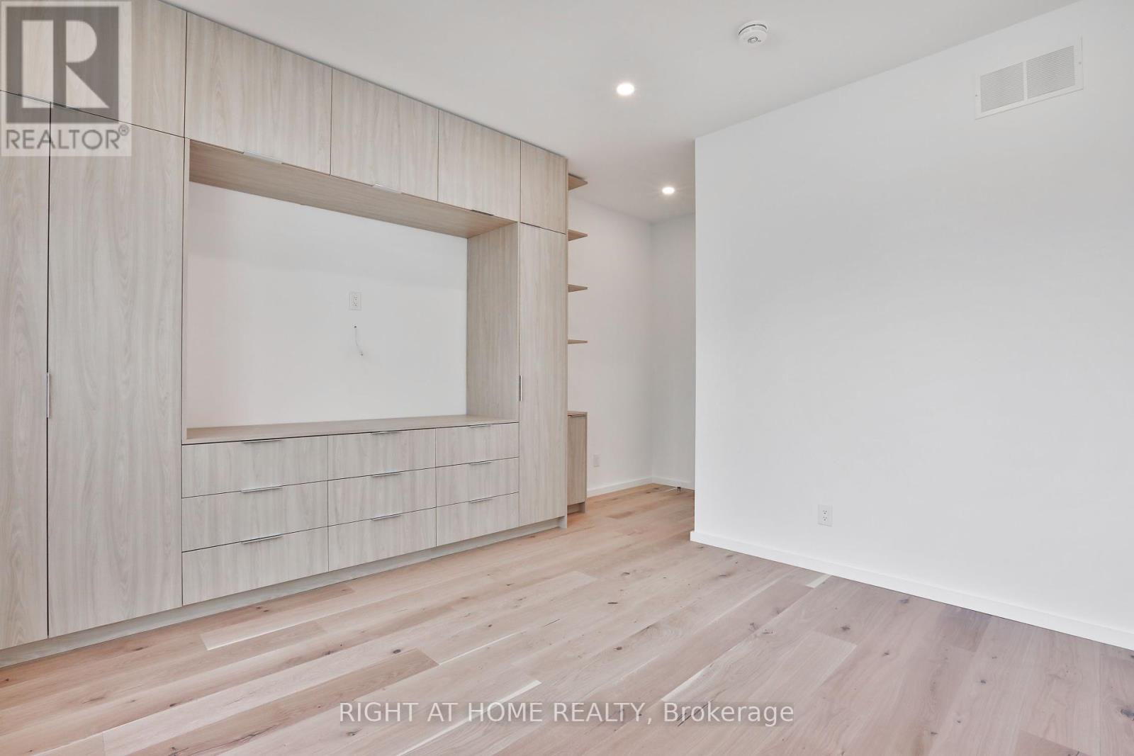 2 - 68 Foxley Street, Toronto, Ontario  M6J 1R2 - Photo 17 - C12459596