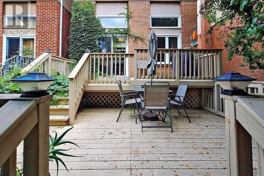 56 Carnival Court, Toronto, Ontario  M2R 3T8 - Photo 2 - C12459605