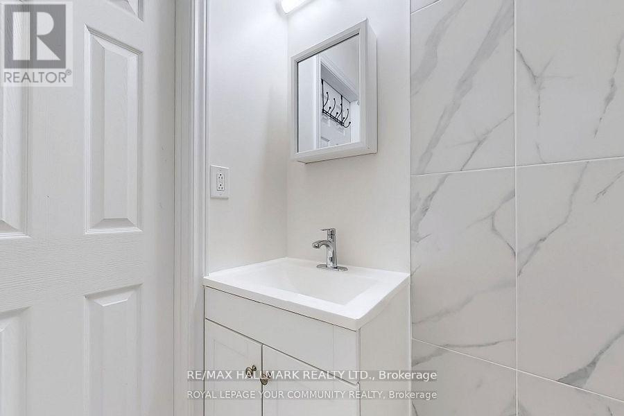 56 Carnival Court, Toronto, Ontario  M2R 3T8 - Photo 23 - C12459605