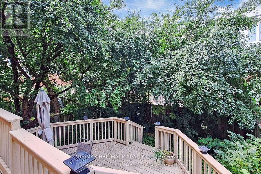 56 Carnival Court, Toronto, Ontario  M2R 3T8 - Photo 4 - C12459605