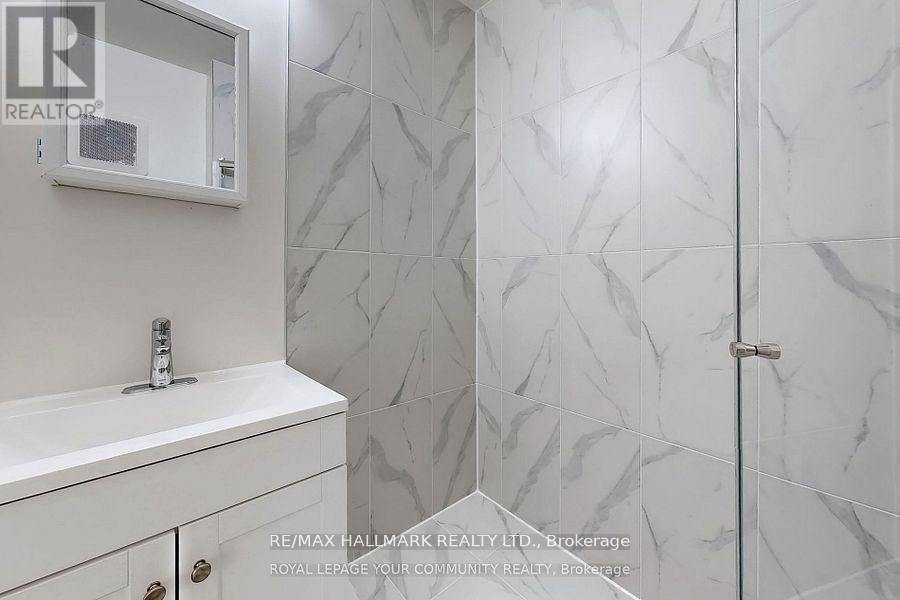 56 Carnival Court, Toronto, Ontario  M2R 3T8 - Photo 6 - C12459605