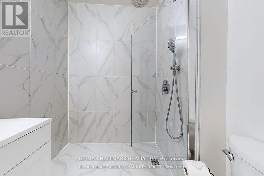 56 Carnival Court, Toronto, Ontario  M2R 3T8 - Photo 7 - C12459605
