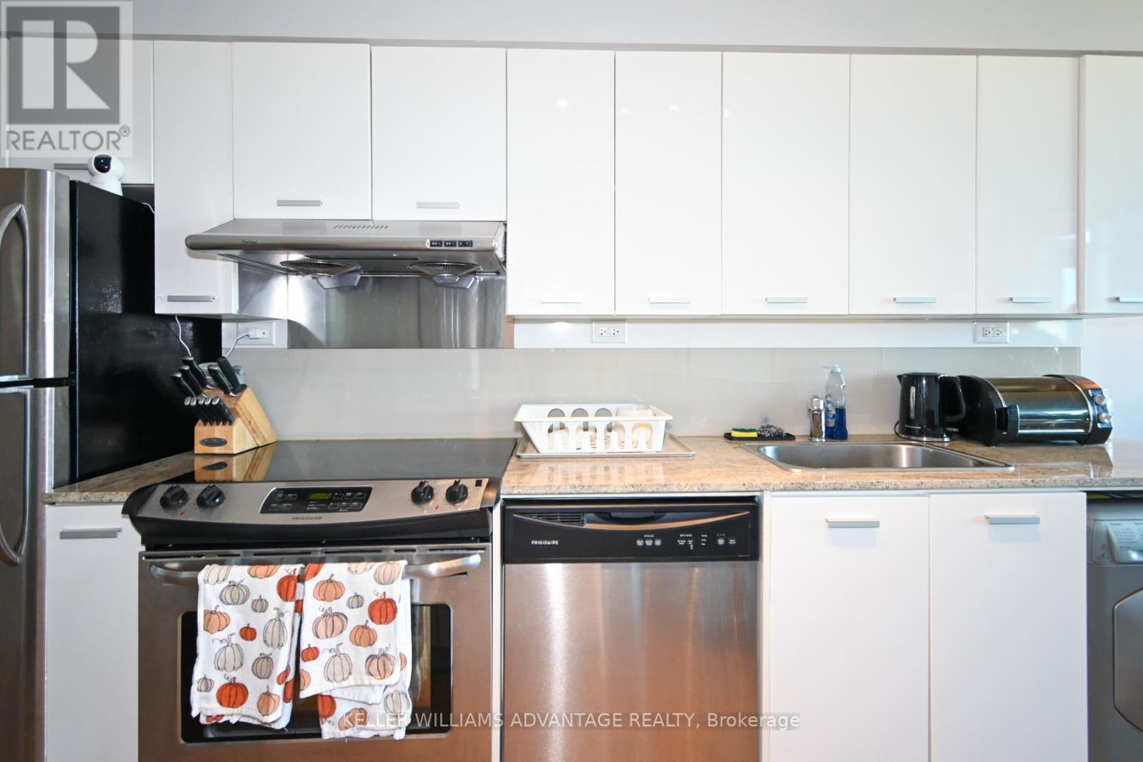 1208 - 15 Singer Court, Toronto, Ontario  M2K 0B1 - Photo 10 - C12459615