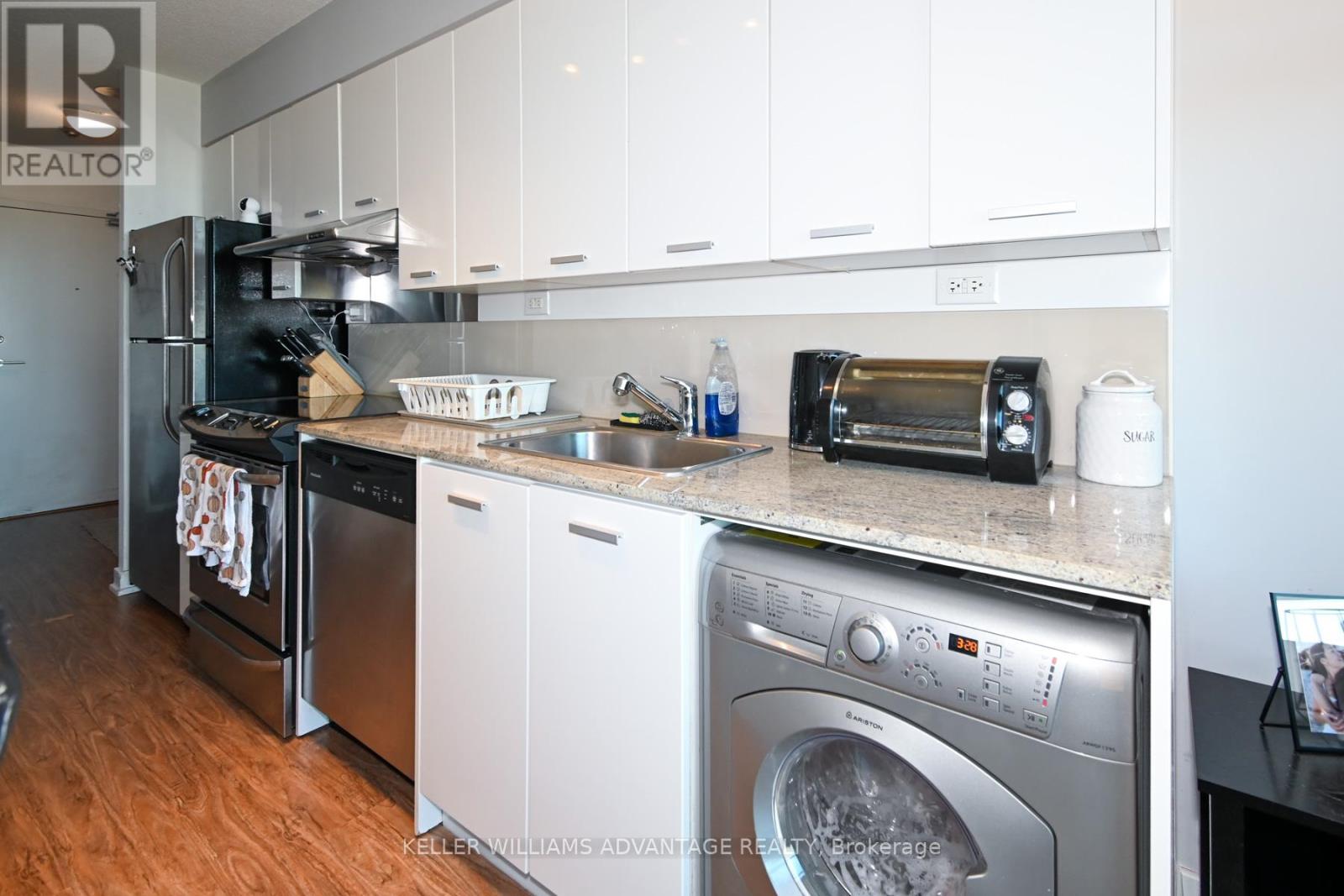 1208 - 15 Singer Court, Toronto, Ontario  M2K 0B1 - Photo 11 - C12459615