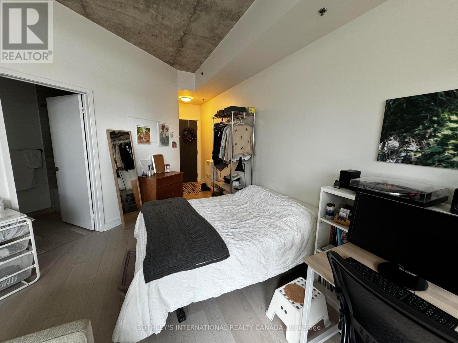 307 - 20 Minowan Miikan Lane, Toronto, Ontario  M6J 0E5 - Photo 3 - C12459623