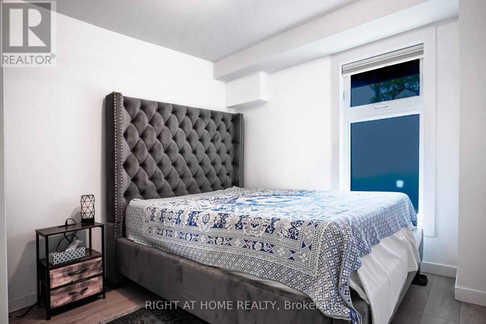 Main - 377 Lansdowne Avenue, Toronto, Ontario  M6H 3Y2 - Photo 8 - C12459636