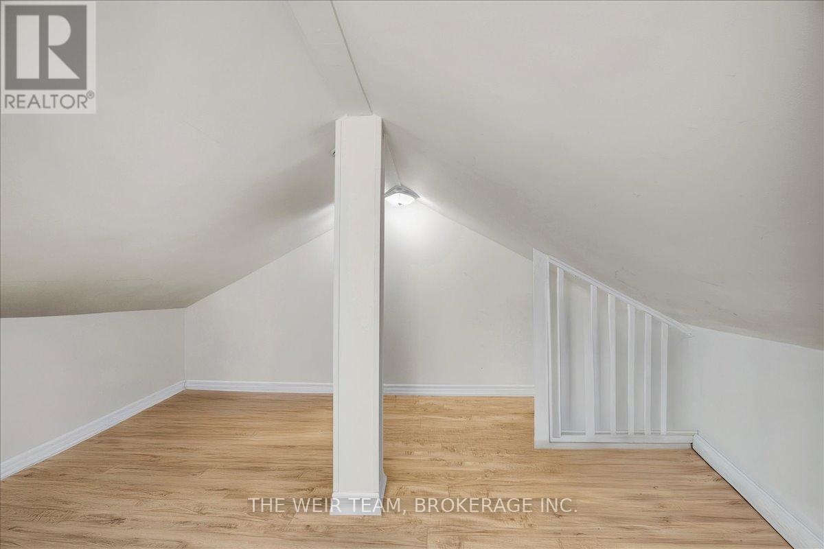 107 Barker Avenue, Toronto, Ontario  M4C 2N8 - Photo 19 - E12459594