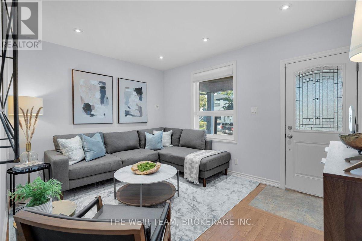 107 Barker Avenue, Toronto, Ontario  M4C 2N8 - Photo 4 - E12459594