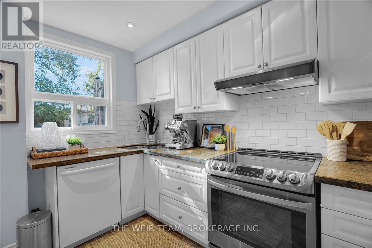 107 Barker Avenue, Toronto, Ontario  M4C 2N8 - Photo 9 - E12459594