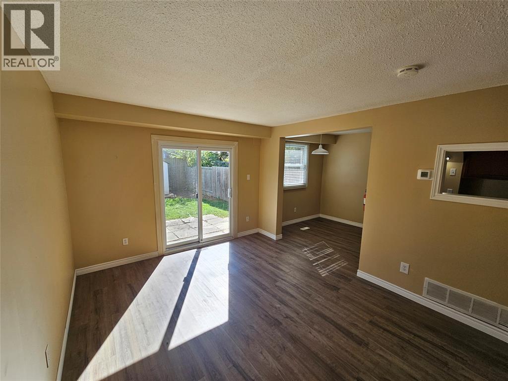 317 Somerset Crescent, Sarnia, Ontario  N7S 4E8 - Photo 2 - 25025948