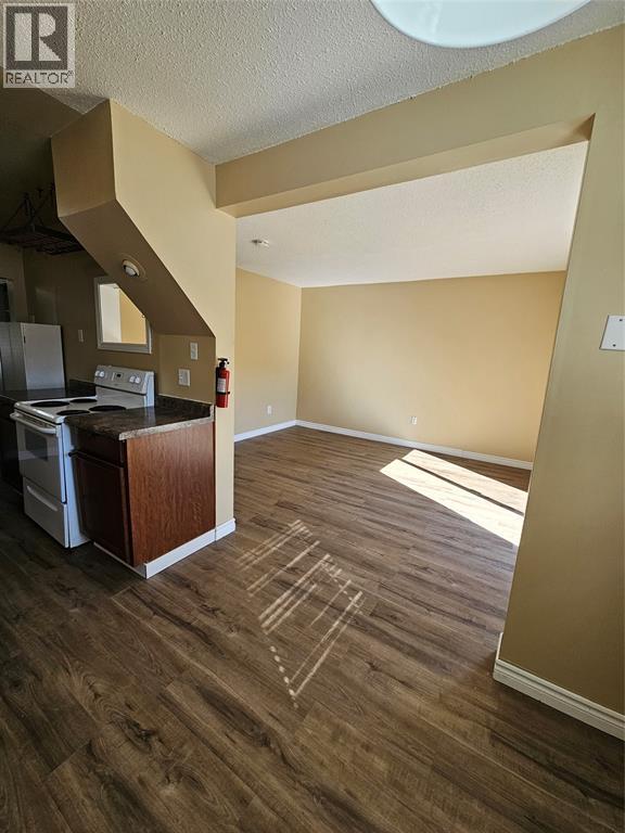 317 Somerset Crescent, Sarnia, Ontario  N7S 4E8 - Photo 4 - 25025948