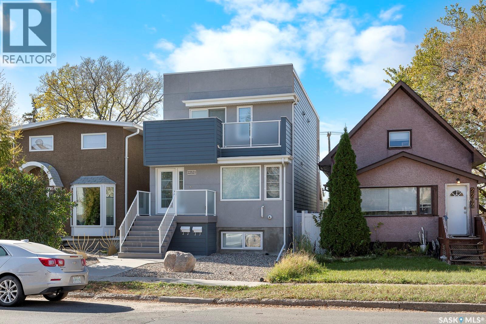 2252 PASQUA STREET, Regina, Saskatchewan