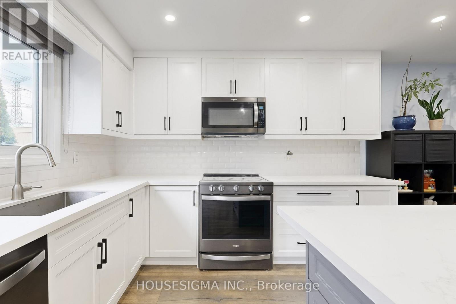 54 Oakmount Crescent, Vaughan, Ontario  L4K 2C3 - Photo 12 - N12459587