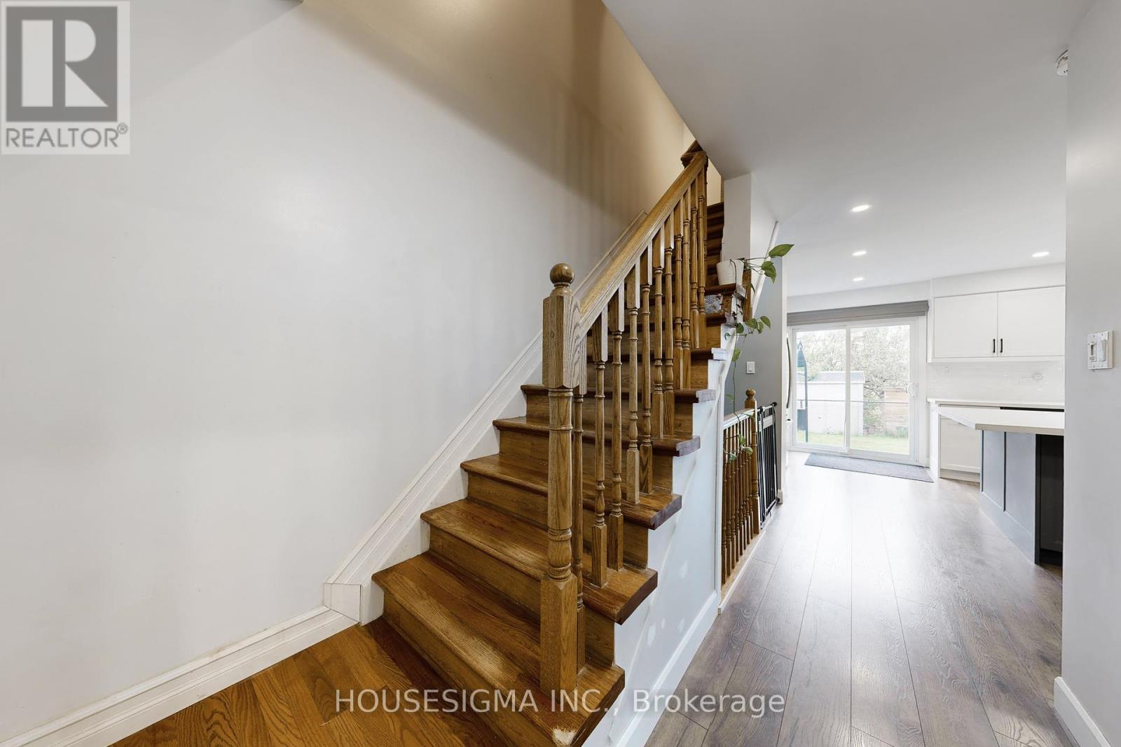 54 Oakmount Crescent, Vaughan, Ontario  L4K 2C3 - Photo 15 - N12459587