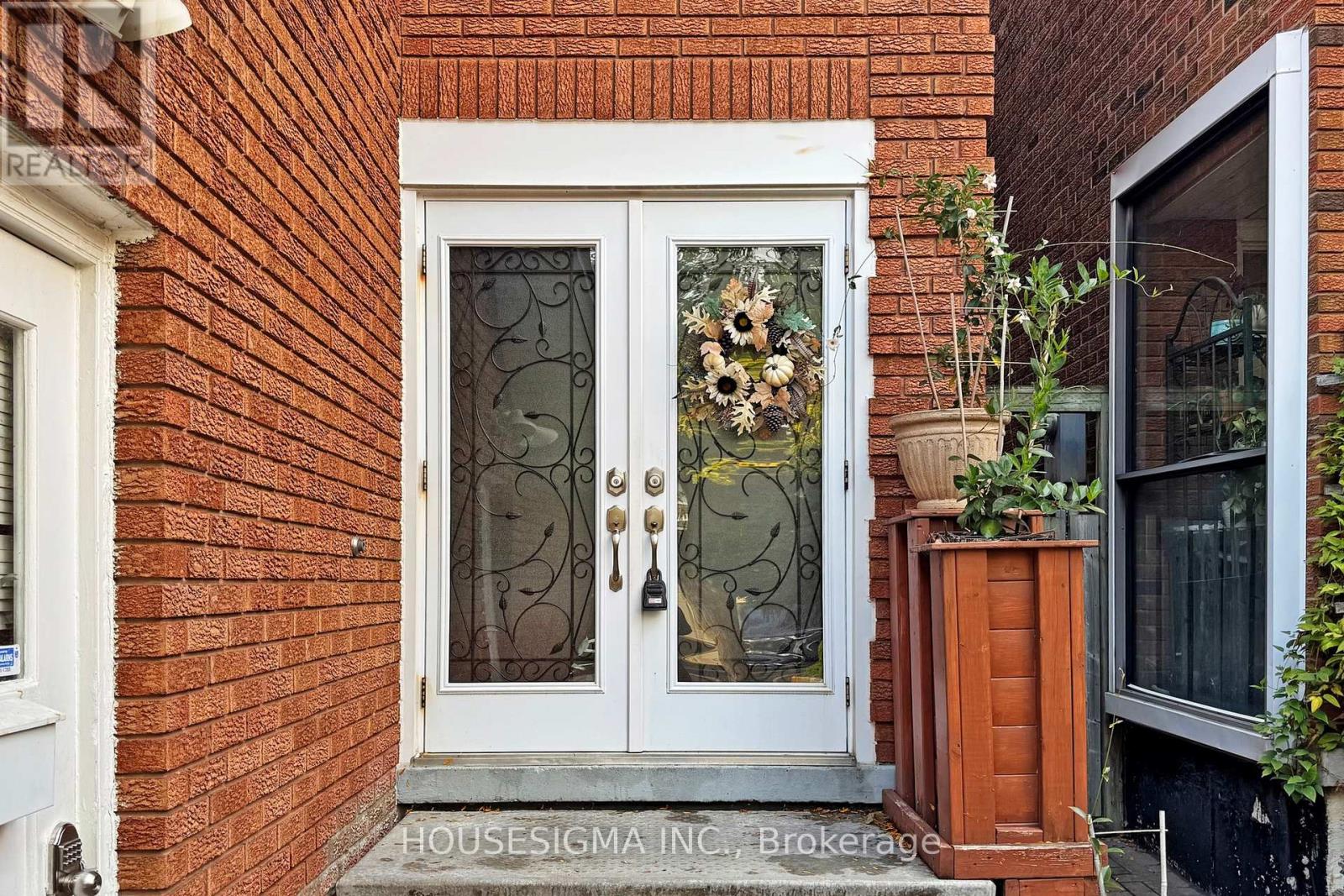54 Oakmount Crescent, Vaughan, Ontario  L4K 2C3 - Photo 2 - N12459587