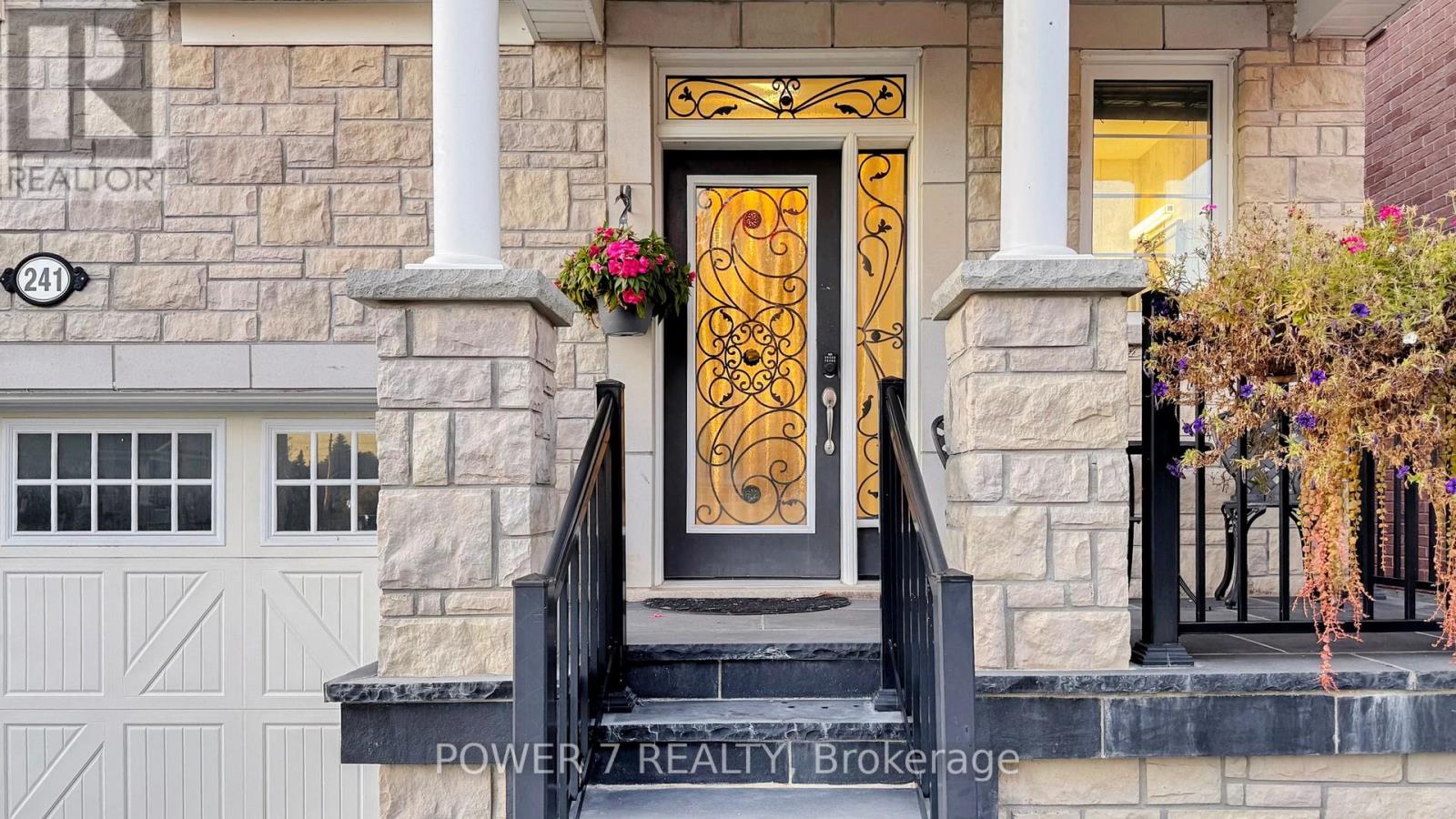 241 Degraaf Crescent, Aurora, Ontario  L4G 0X1 - Photo 2 - N12459599