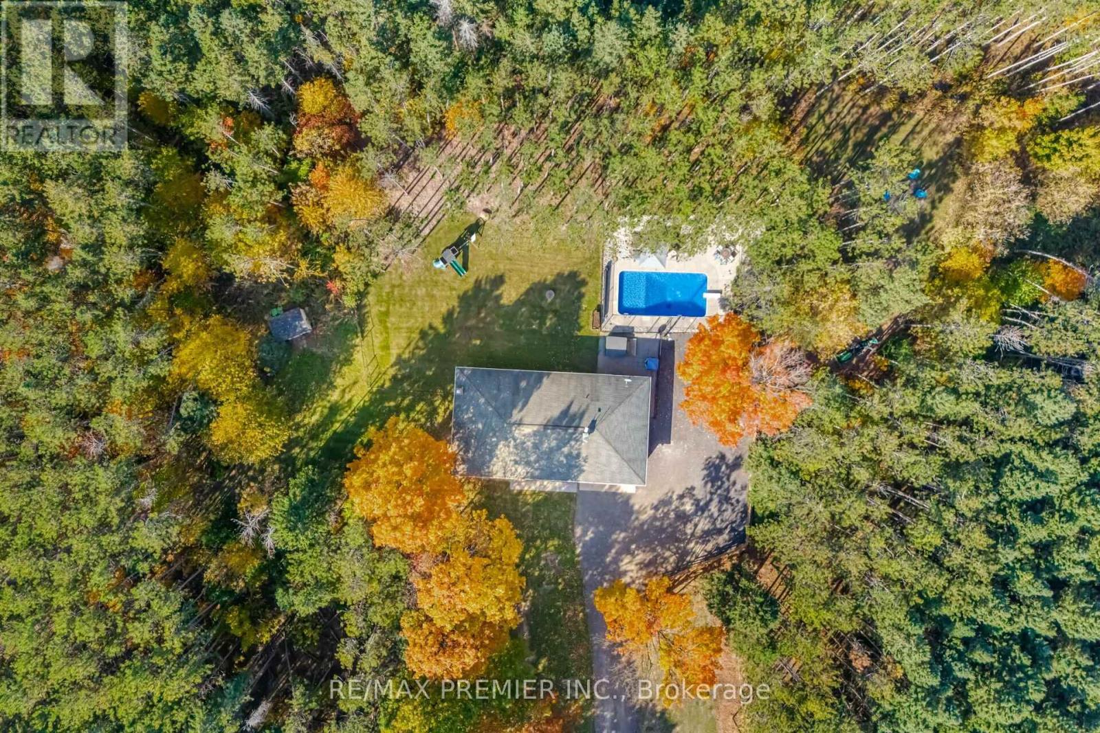 4904 10th Side Road, Essa, Ontario  L0L 2N0 - Photo 3 - N12459628