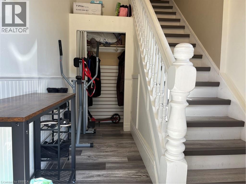 103 Grand River Avenue Unit# Upper, Brantford, Ontario  N3T 4X5 - Photo 2 - 40777899