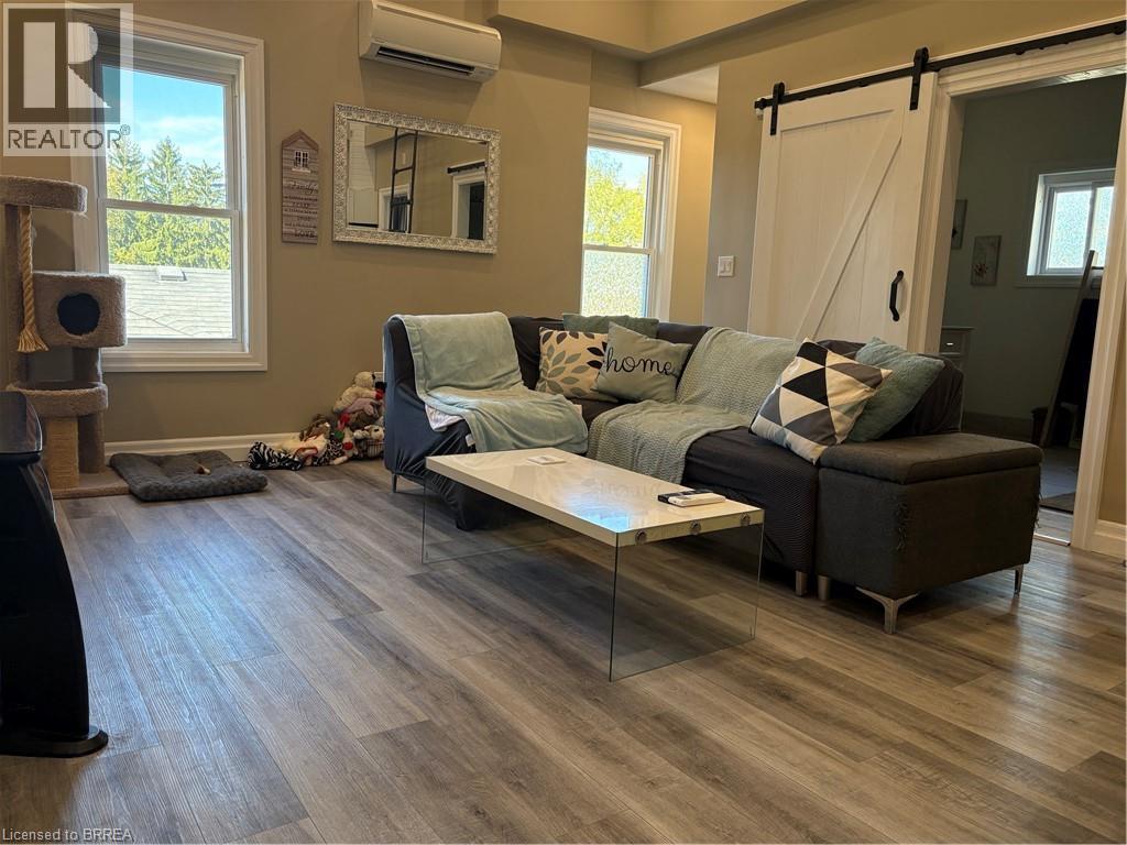 103 Grand River Avenue Unit# Upper, Brantford, Ontario  N3T 4X5 - Photo 3 - 40777899