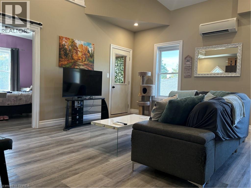 103 Grand River Avenue Unit# Upper, Brantford, Ontario  N3T 4X5 - Photo 6 - 40777899