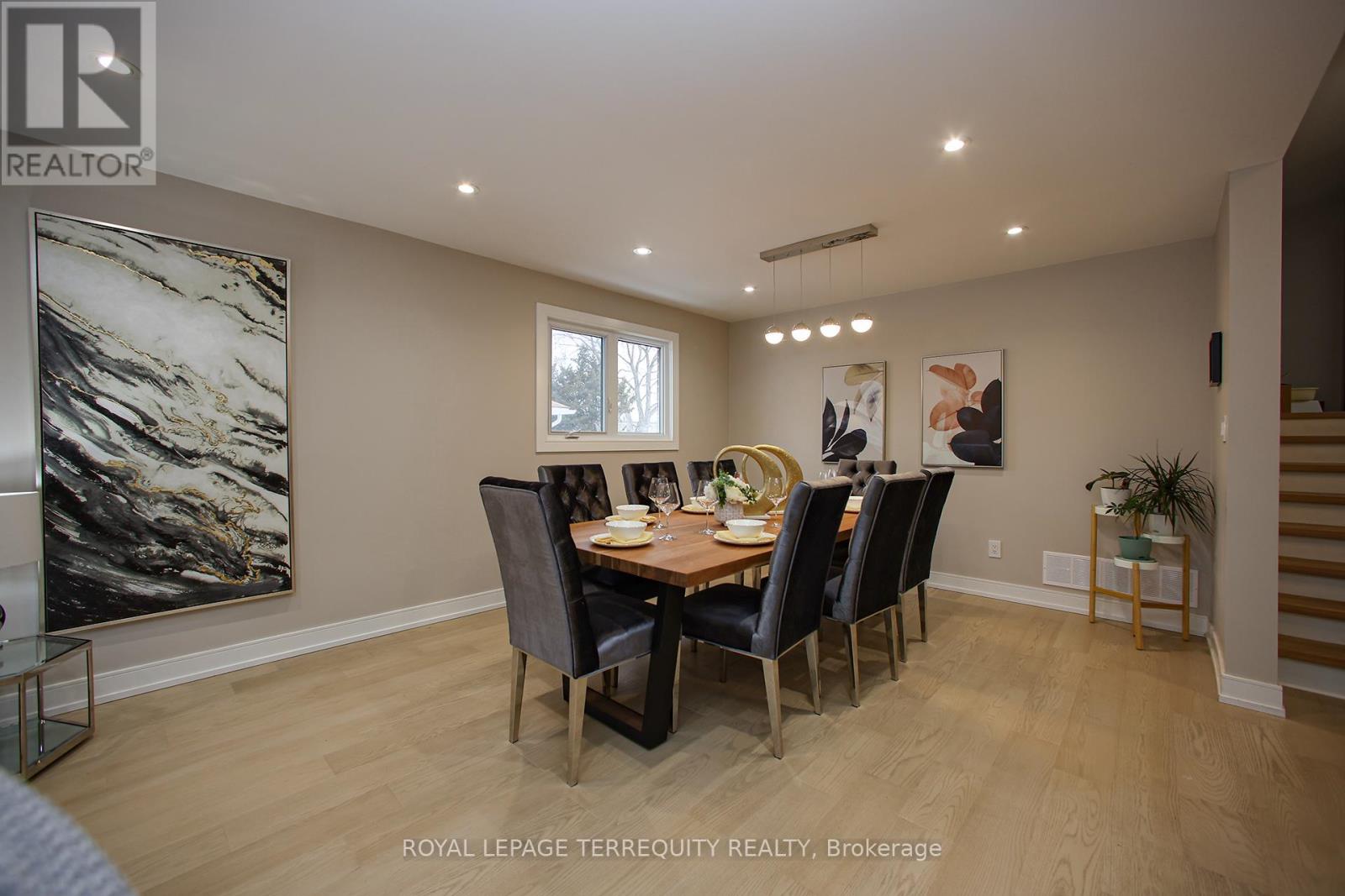 Upper - 66 Moore Park Avenue, Toronto, Ontario  M2M 1M9 - Photo 12 - C12415688
