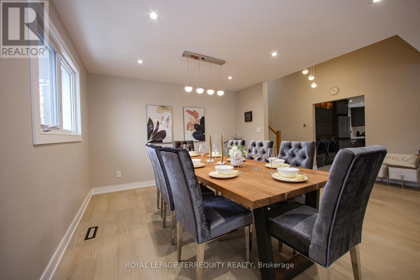 Upper - 66 Moore Park Avenue, Toronto, Ontario  M2M 1M9 - Photo 13 - C12415688