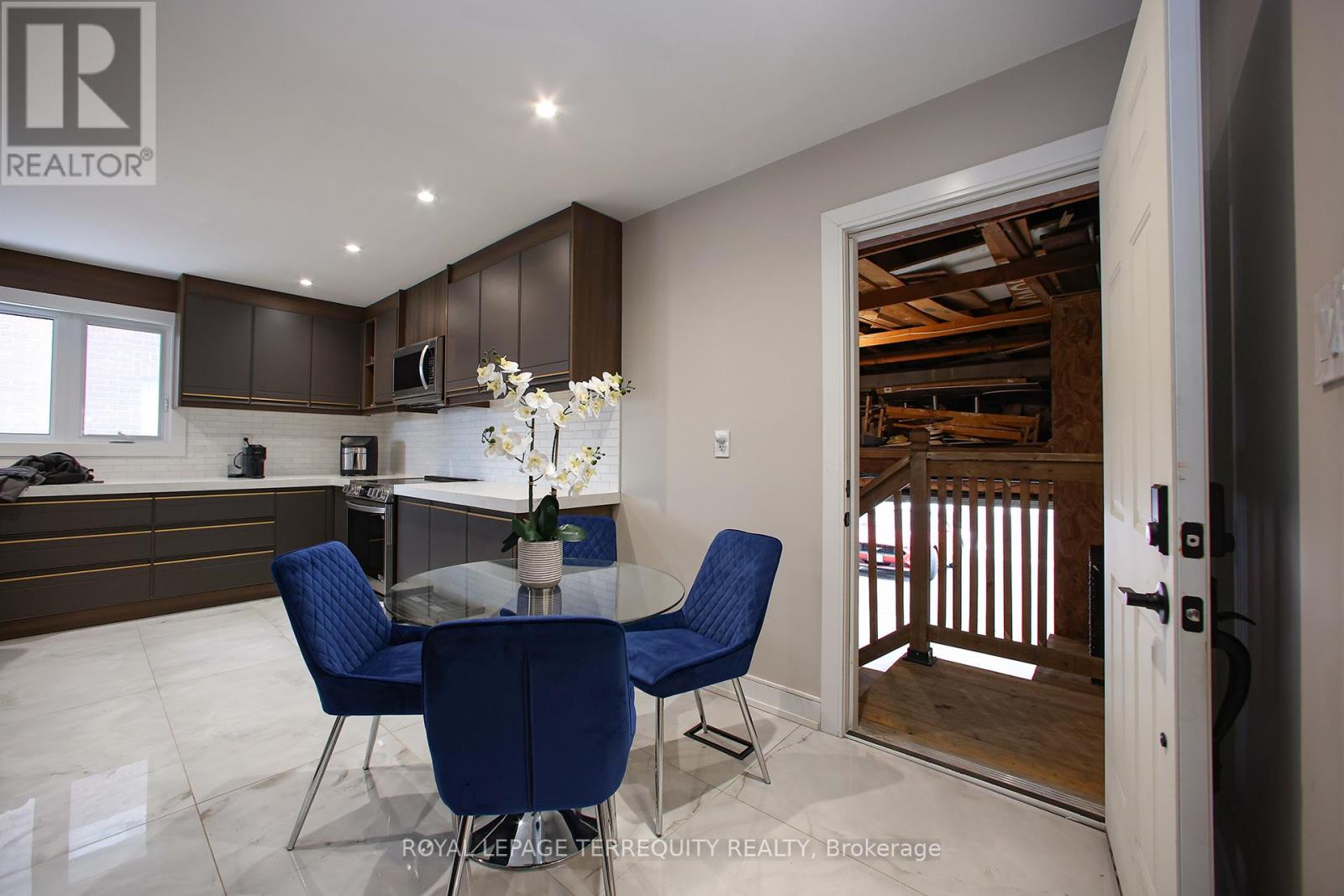 Upper - 66 Moore Park Avenue, Toronto, Ontario  M2M 1M9 - Photo 23 - C12415688