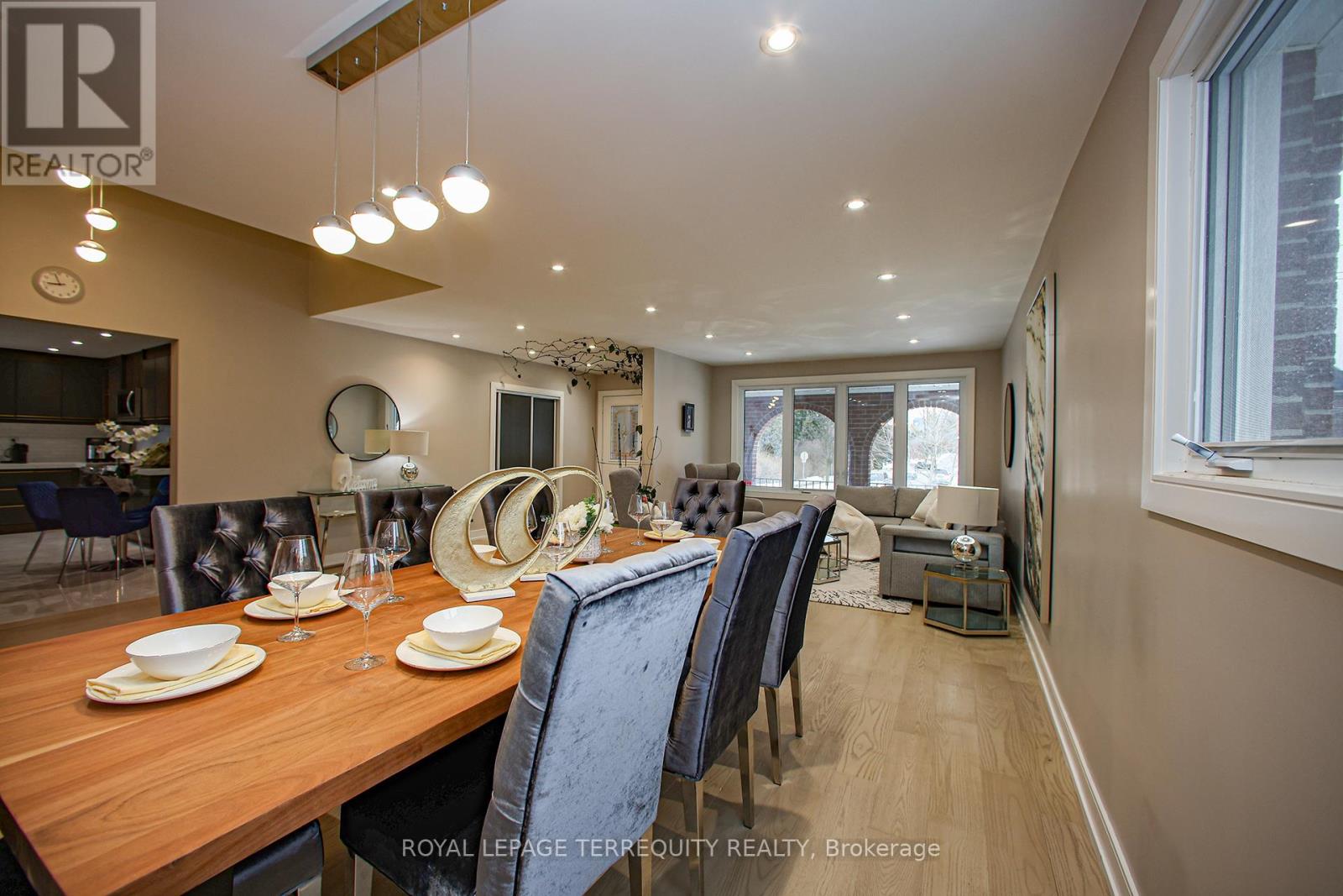 Upper - 66 Moore Park Avenue, Toronto, Ontario  M2M 1M9 - Photo 11 - C12415688