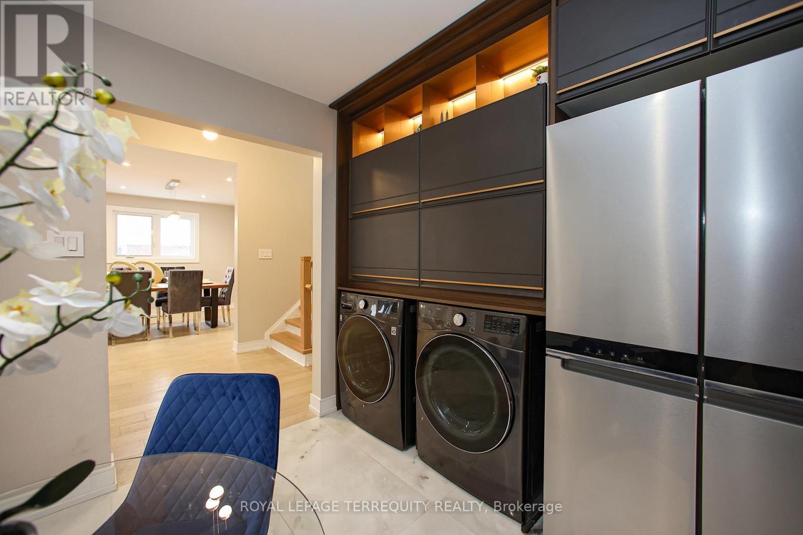 Upper - 66 Moore Park Avenue, Toronto, Ontario  M2M 1M9 - Photo 22 - C12415688