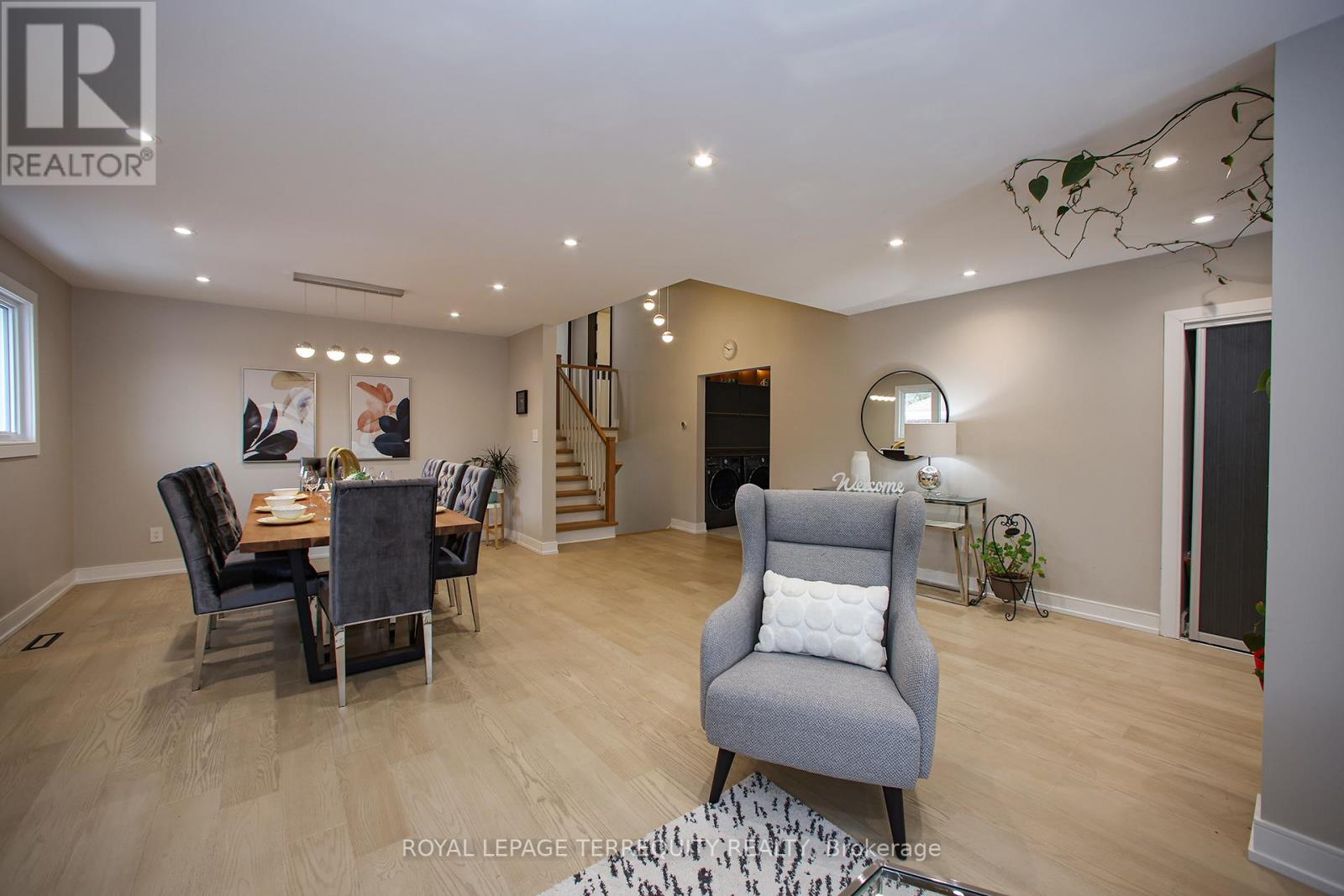 Upper - 66 Moore Park Avenue, Toronto, Ontario  M2M 1M9 - Photo 8 - C12415688