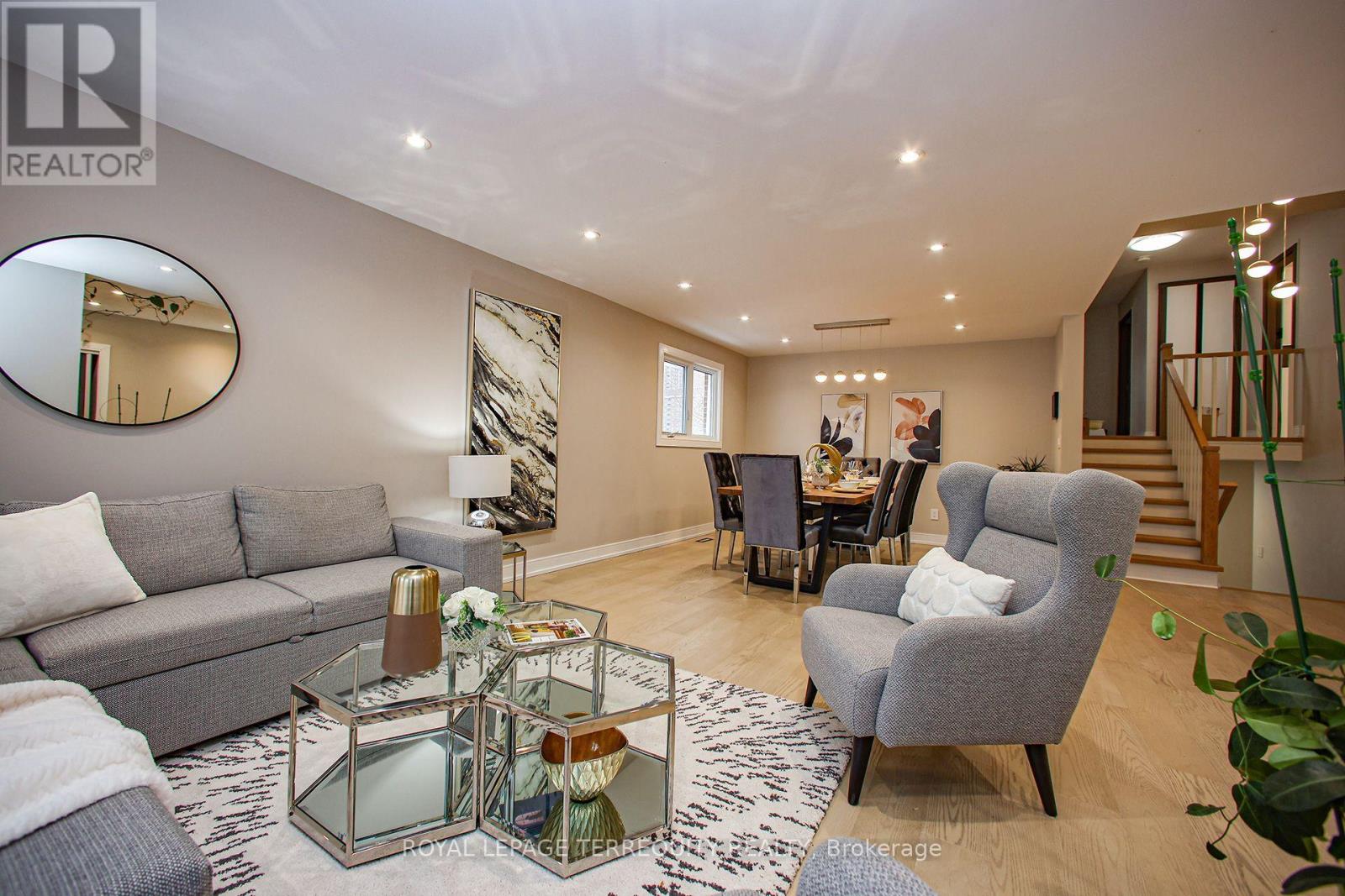 Upper - 66 Moore Park Avenue, Toronto, Ontario  M2M 1M9 - Photo 7 - C12415688