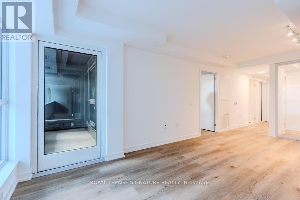 417 - 395 Square One Drive, Mississauga, Ontario  L5B 0P6 - Photo 7 - W12459588