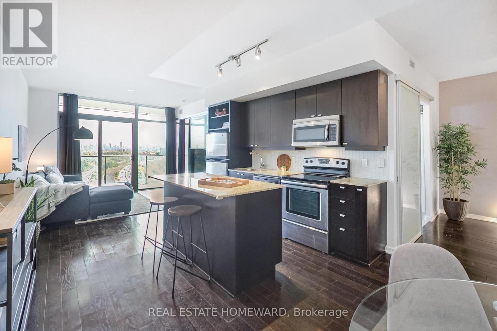 2302 - 103 The Queensway Avenue, Toronto, Ontario  M6S 5B3 - Photo 10 - W12459593