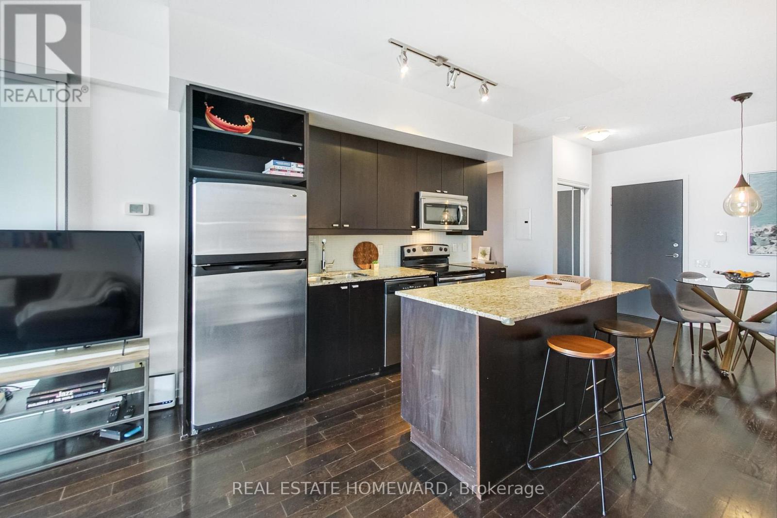 2302 - 103 The Queensway Avenue, Toronto, Ontario  M6S 5B3 - Photo 7 - W12459593