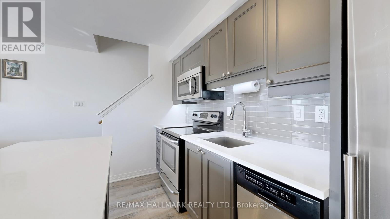 8 - 171 William Duncan Road, Toronto, Ontario  M3K 0B8 - Photo 6 - W12459595