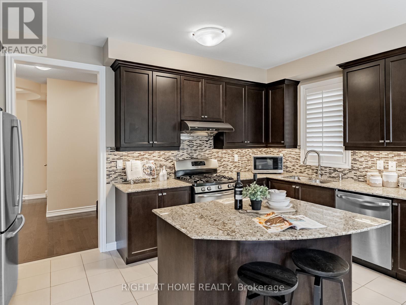 7 Mediterranean Crescent, Brampton, Ontario  L6Y 0T4 - Photo 16 - W12459618