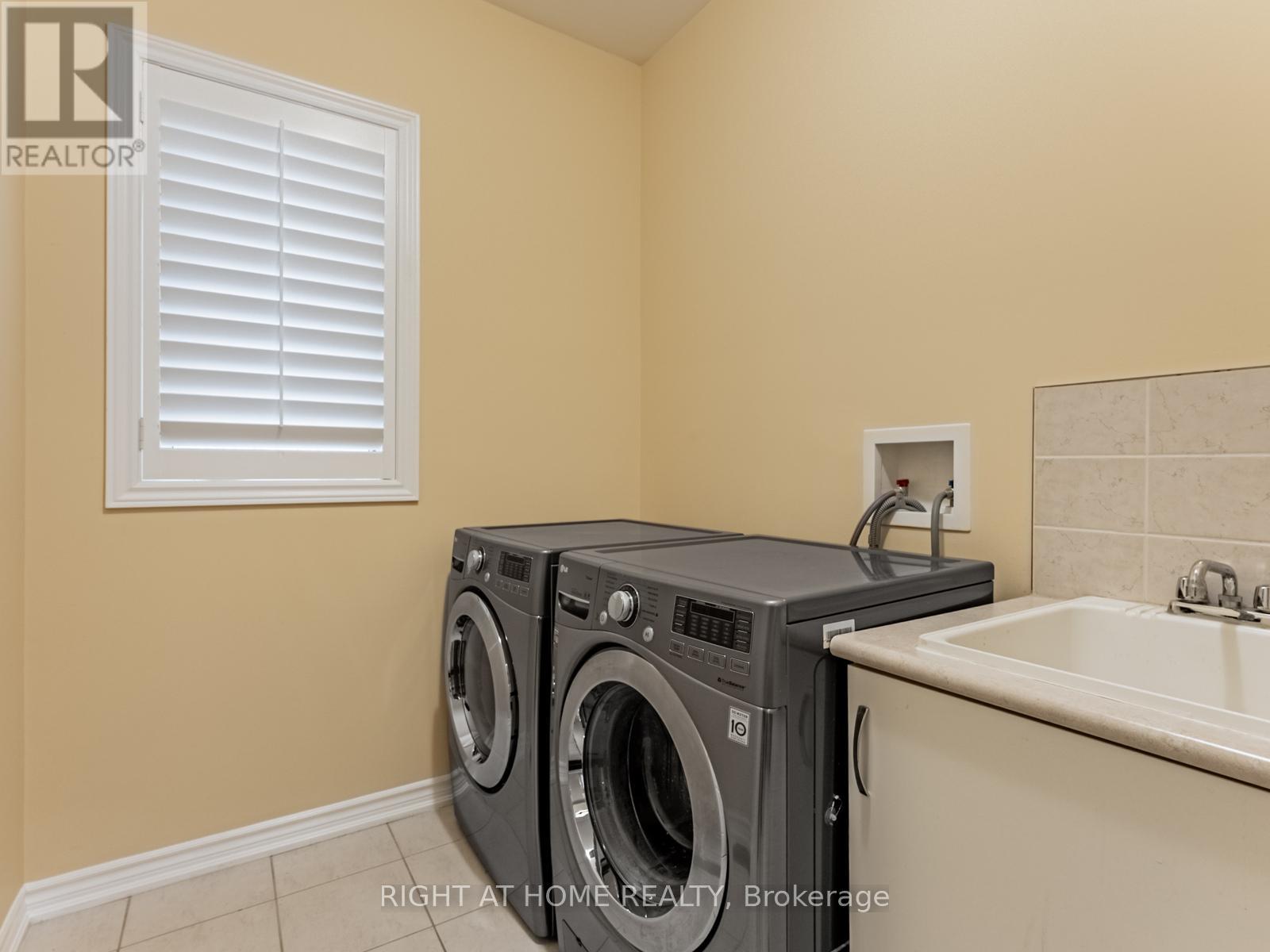 7 Mediterranean Crescent, Brampton, Ontario  L6Y 0T4 - Photo 21 - W12459618