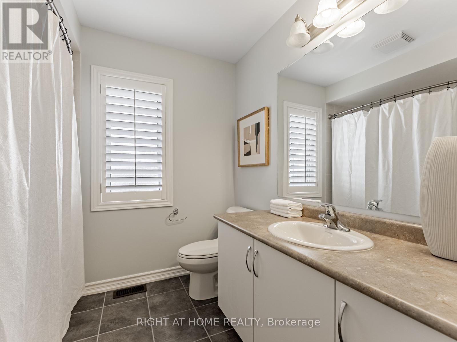7 Mediterranean Crescent, Brampton, Ontario  L6Y 0T4 - Photo 36 - W12459618