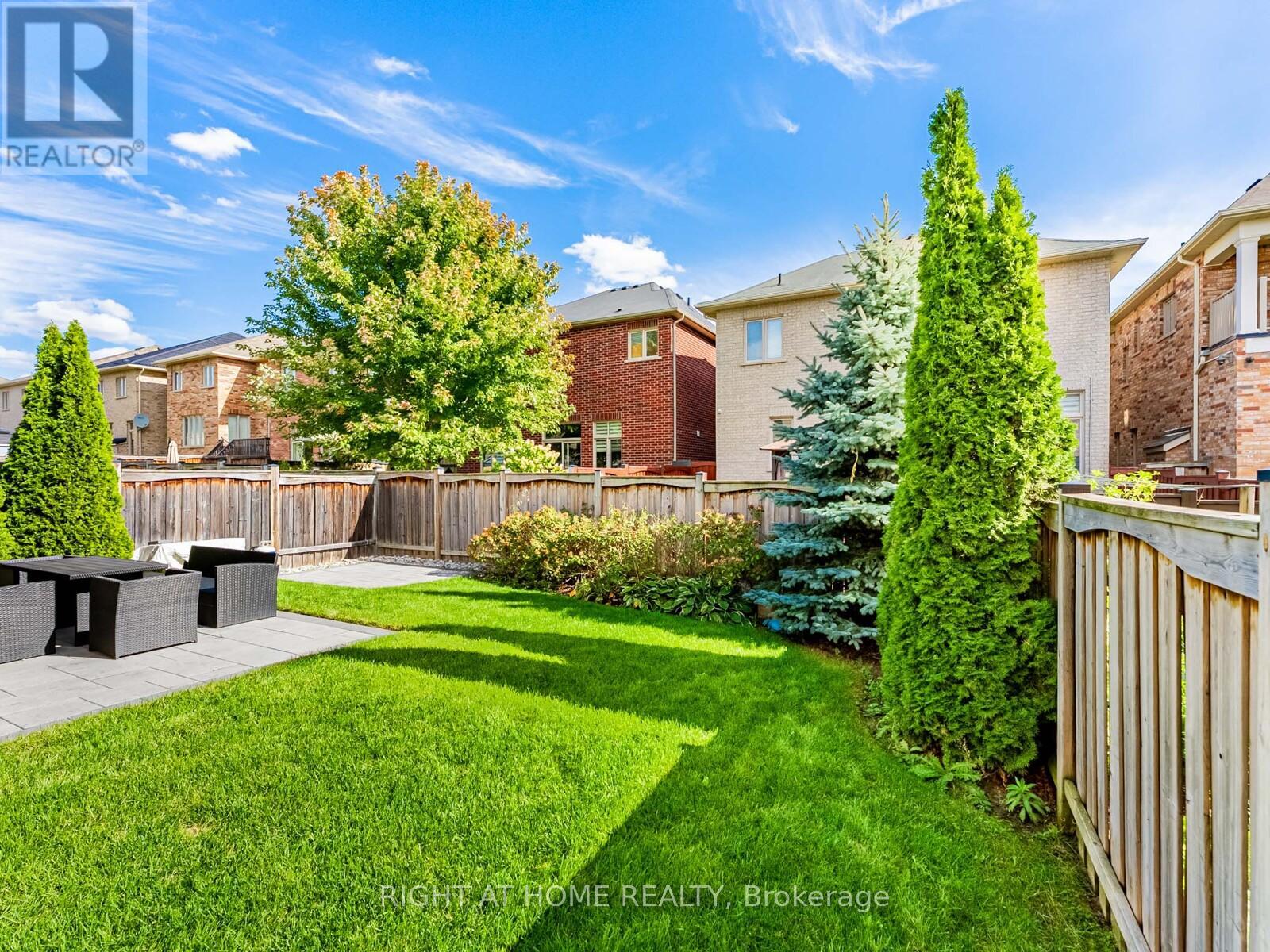 7 Mediterranean Crescent, Brampton, Ontario  L6Y 0T4 - Photo 40 - W12459618