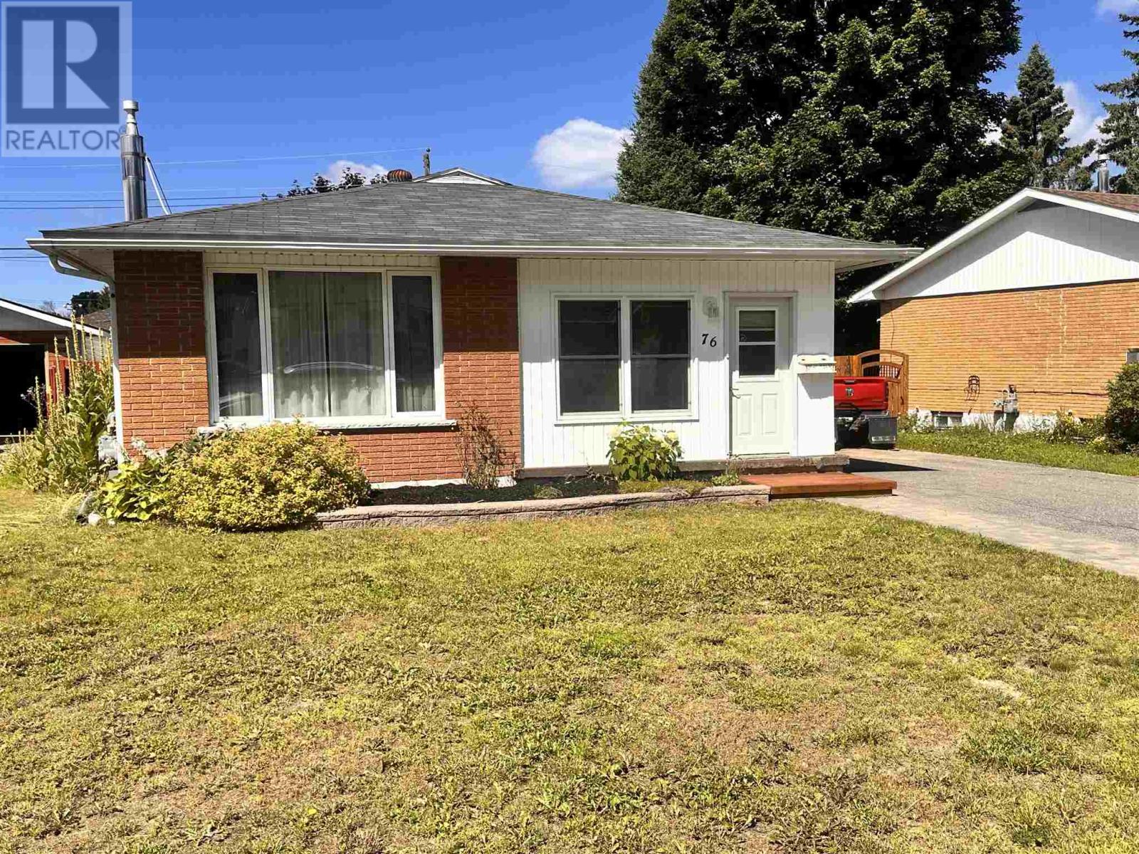 76 Mississauga Ave, Elliot Lake, Ontario  P5A 2K5 - Photo 3 - SM251985