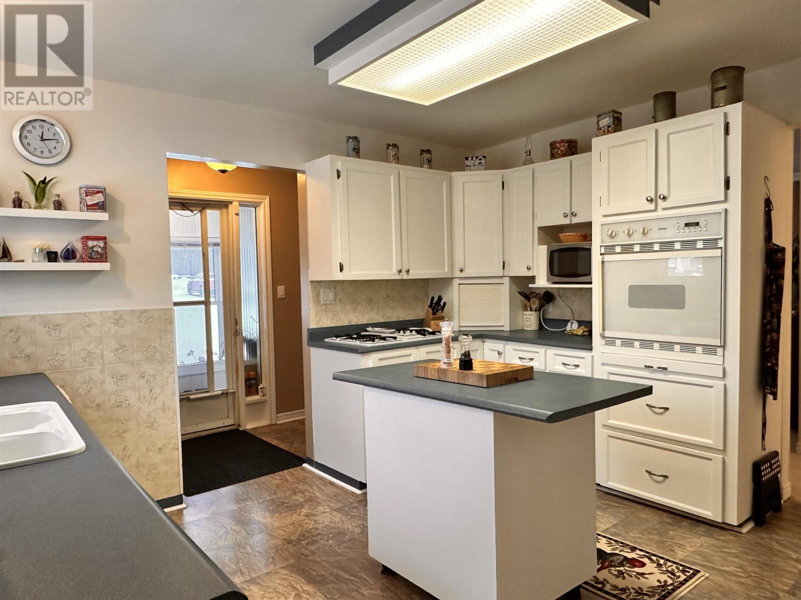 76 Mississauga Ave, Elliot Lake, Ontario  P5A 2K5 - Photo 7 - SM251985