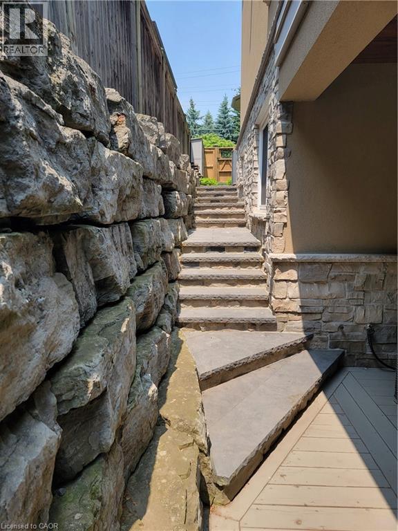 1016 North Shore Boulevard E, Burlington, Ontario  L7T 1X7 - Photo 6 - 40769438