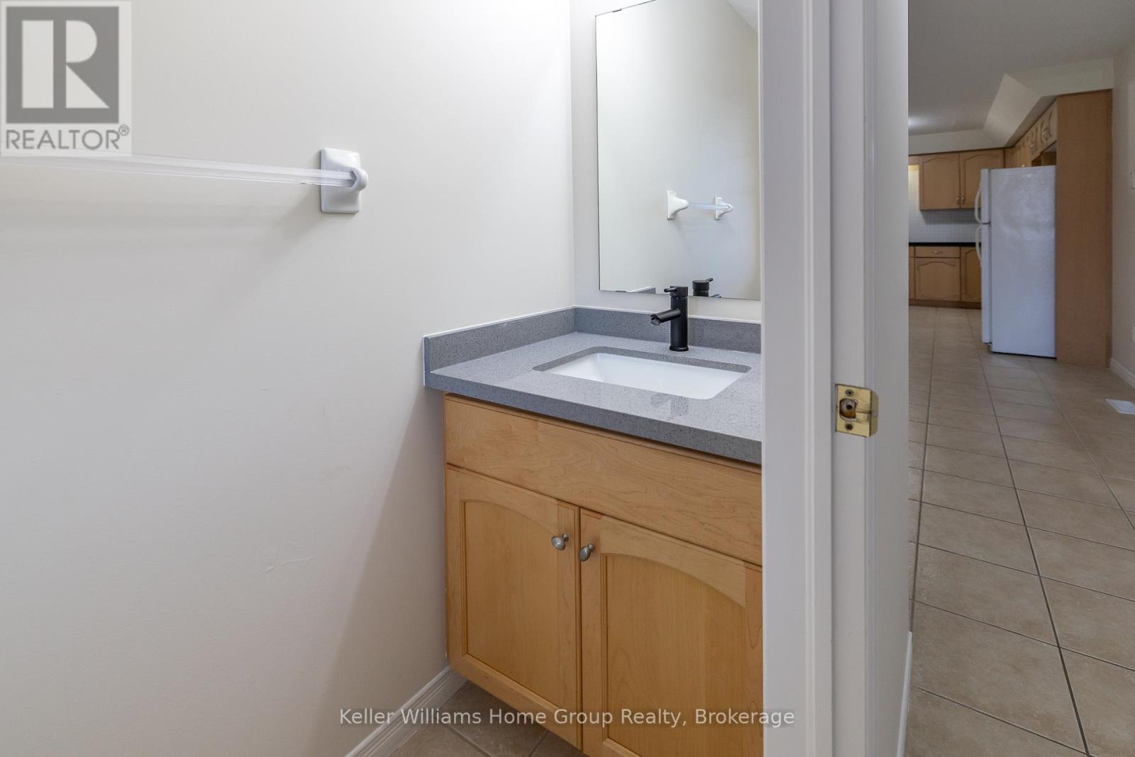 42 Hasler Crescent, Guelph, Ontario  N1L 0A2 - Photo 7 - X12459696