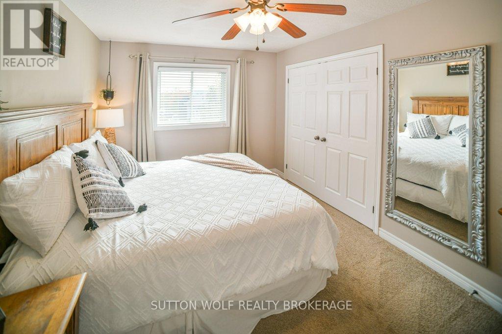 82 Laura Lane, Strathroy-Caradoc, Ontario  N7G 4K9 - Photo 12 - X12459673