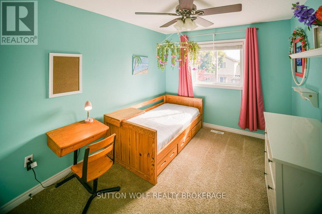 82 Laura Lane, Strathroy-Caradoc, Ontario  N7G 4K9 - Photo 15 - X12459673