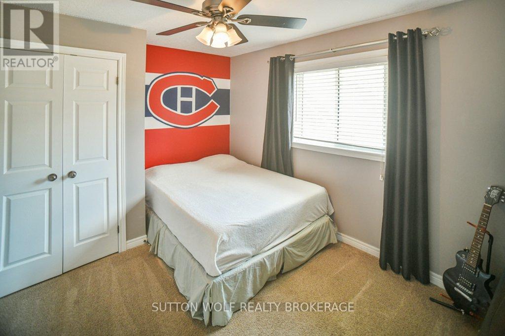 82 Laura Lane, Strathroy-Caradoc, Ontario  N7G 4K9 - Photo 17 - X12459673