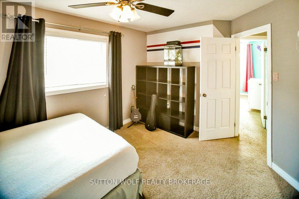 82 Laura Lane, Strathroy-Caradoc, Ontario  N7G 4K9 - Photo 18 - X12459673