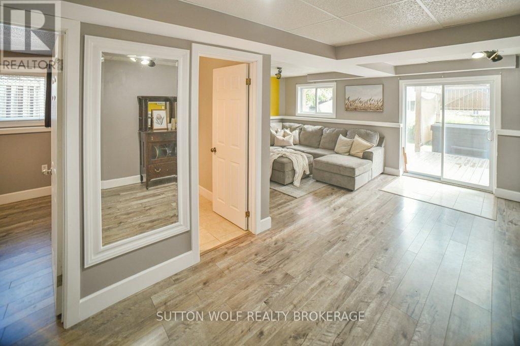 82 Laura Lane, Strathroy-Caradoc, Ontario  N7G 4K9 - Photo 19 - X12459673