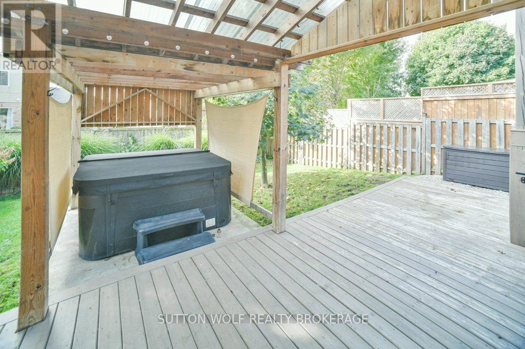 82 Laura Lane, Strathroy-Caradoc, Ontario  N7G 4K9 - Photo 33 - X12459673